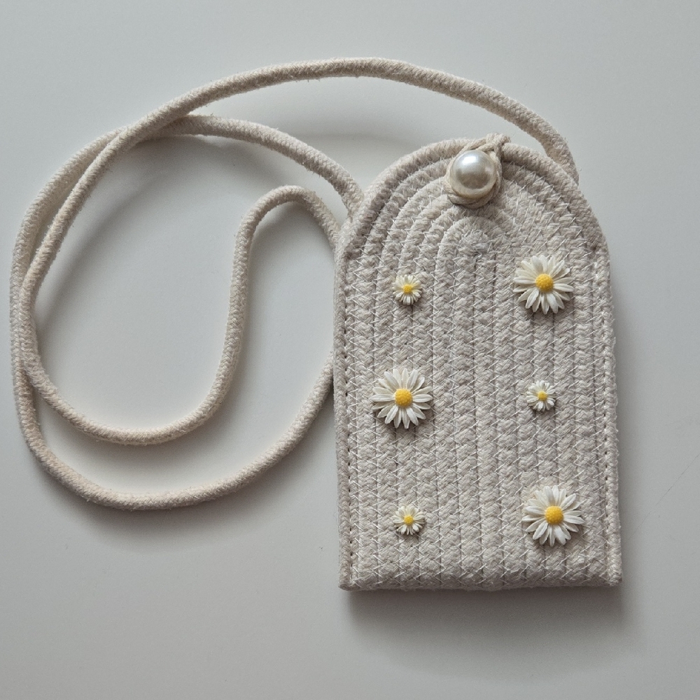 4/$20 ❤️ Boho Beige Daisy Floral Crossbody Bag